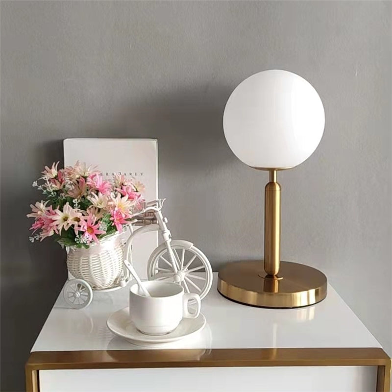Modern Table Lamps Nordic Bedroom Bedside Creative Glass Ball Decorative Table Lights LED Simple Study Desk Light Send E27 Bulb